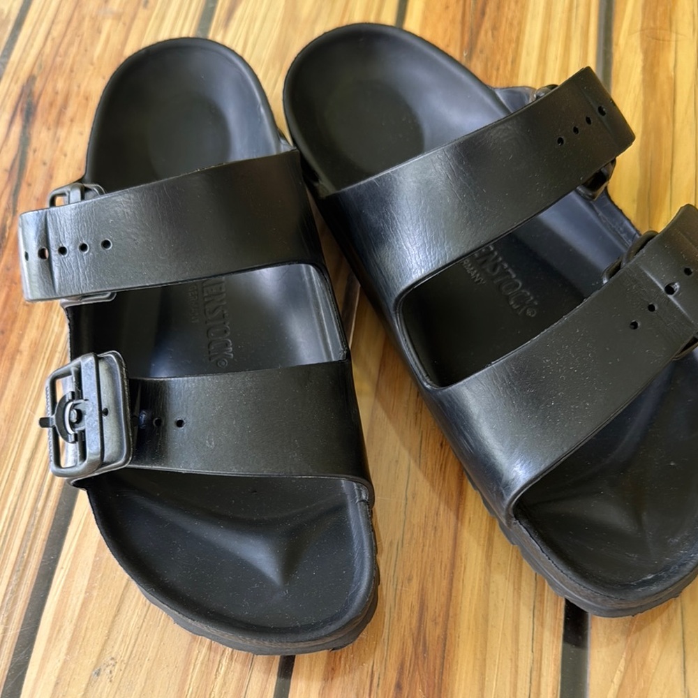 Women’s Birkenstock Arizona Essentials EVA Black Slide Sandals.